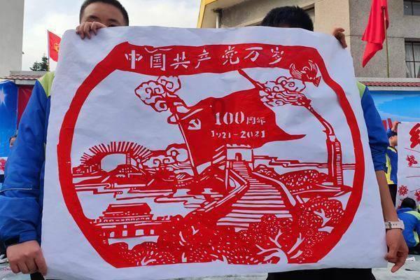 如何评价《查理和巧克力工厂》？值得一看吗？游戏画面